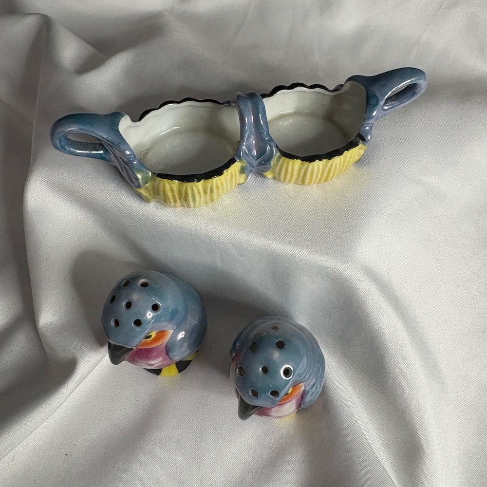 Lustreware hand painted parrot s/p set - Picture 4 of 6